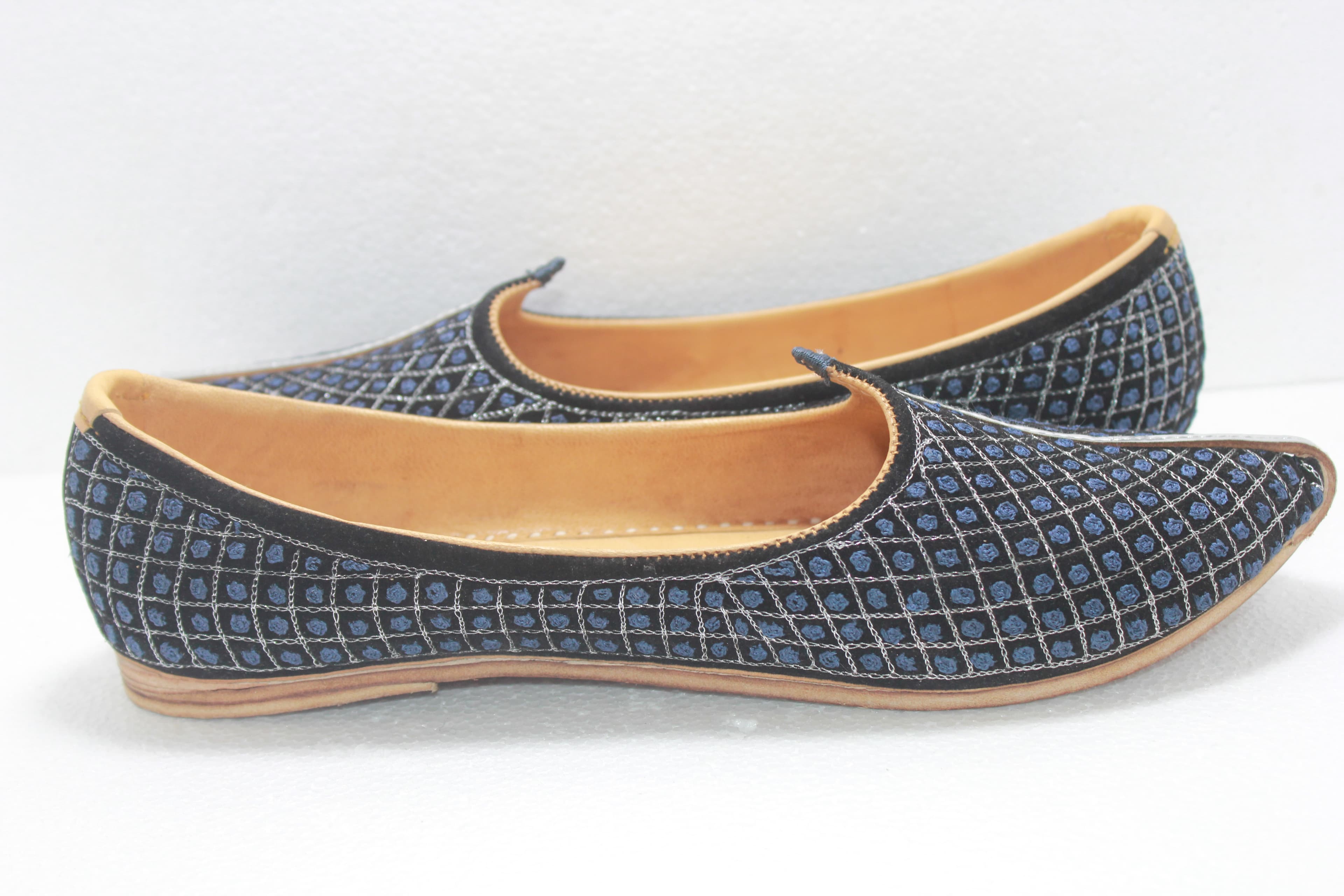 Leather Juti