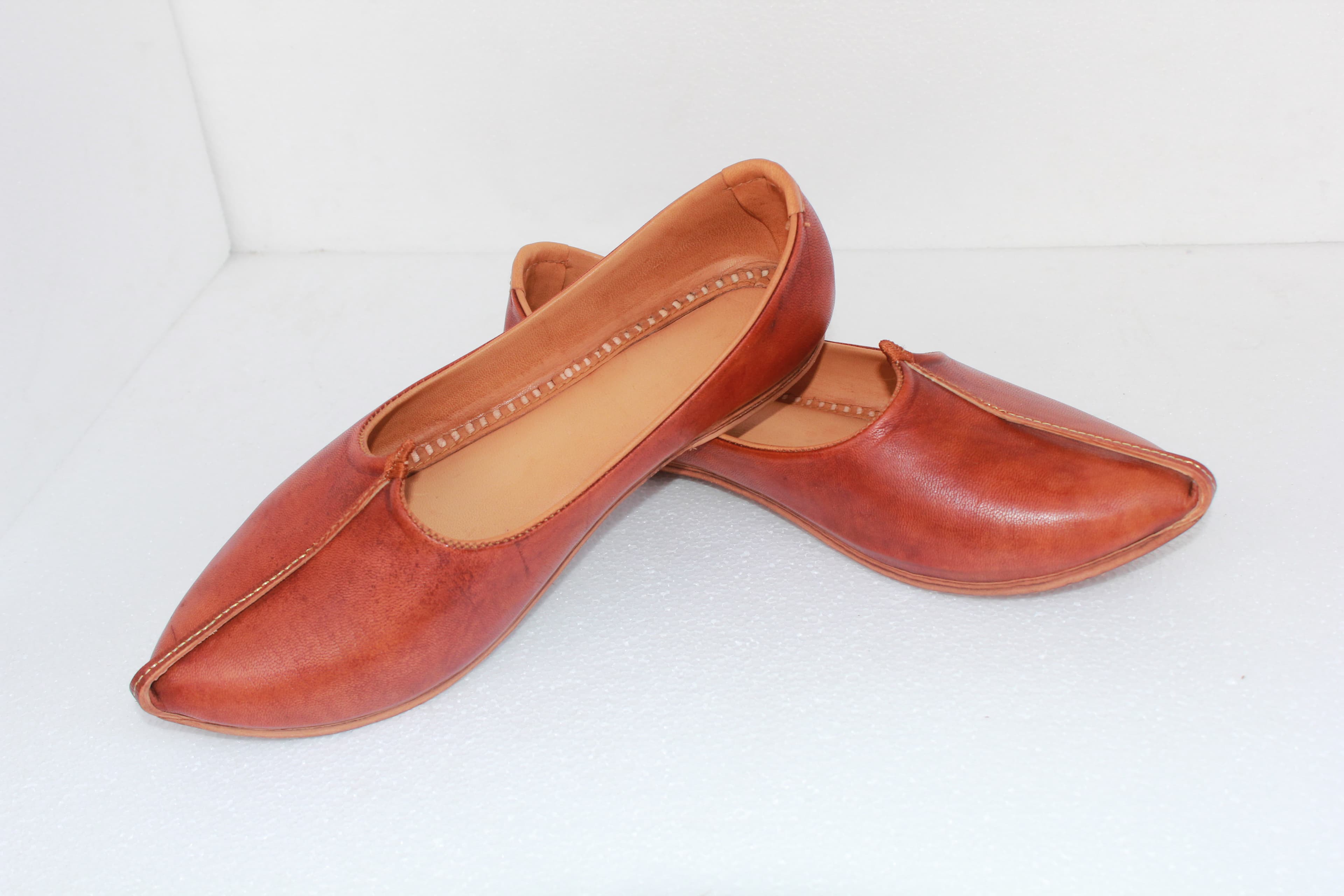 Handcrafted Pure Leather Mojari